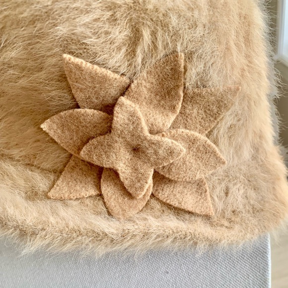 Angora 80% Hat - Picture 2 of 7